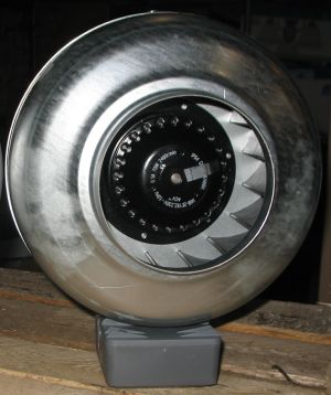 Круглый канальный вентилятор РАУНДВЕНТ-М в оцинкованном корпусе